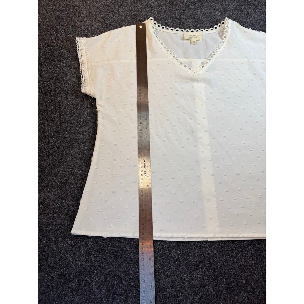 Flower & Feather White Swiss Dot Lace Trim V-Neck Button Back Blouse XL TB8515Y - Picture 2 of 9